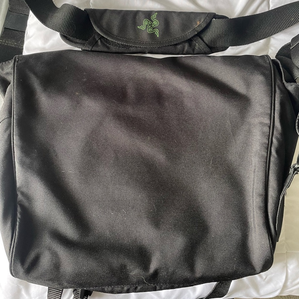 Black Green Razer Gamer Crossbody Computer Bag - Picture 4 of 4